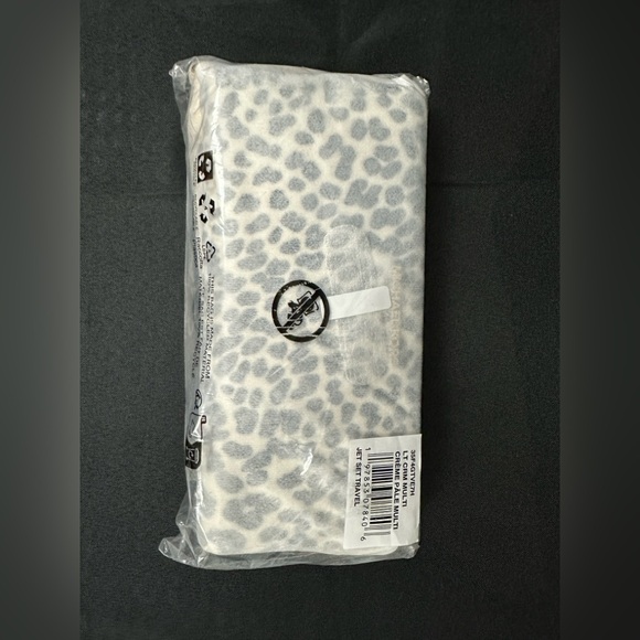 Michael Kors Jet Set Travel Signature Continental Wallet (Lt Cream Calf Hair)NWT - Picture 5 of 12